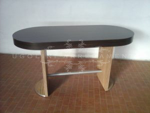Tavolo in laminato a due colori